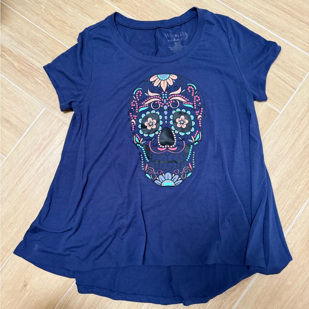 Wound up women’s Torrid skull tee